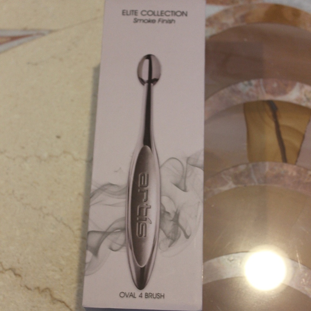 Artis Oval 4 Brush - Elite Collection (Smoke)